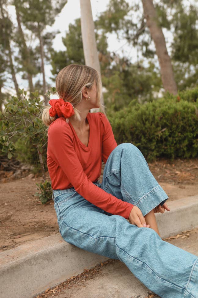 Elva V-Neck